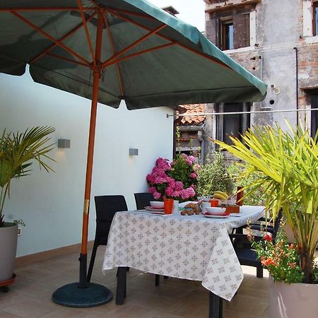 Loft Due Cuori Con Terrazza Apartment Венеция Екстериор снимка